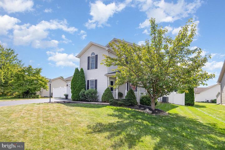 Property Photo: 226 Farmhouse Ln PA 17078