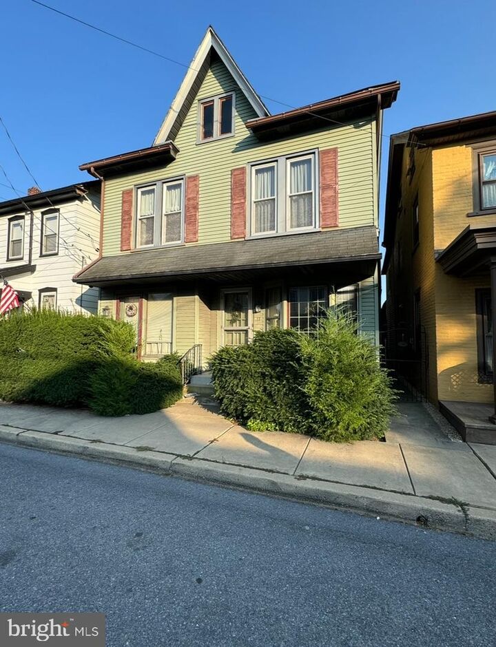17 N Reamstown Road  Stevens PA 17578 photo