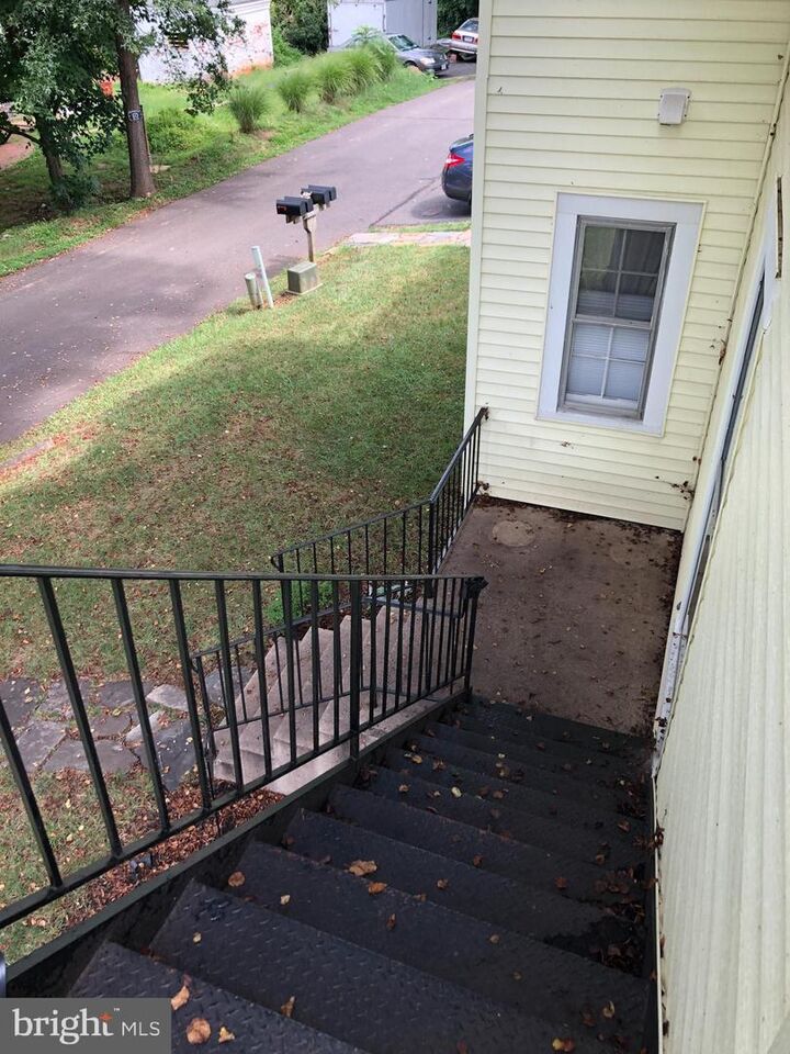 Property Photo: 185 Main Street VA 20186