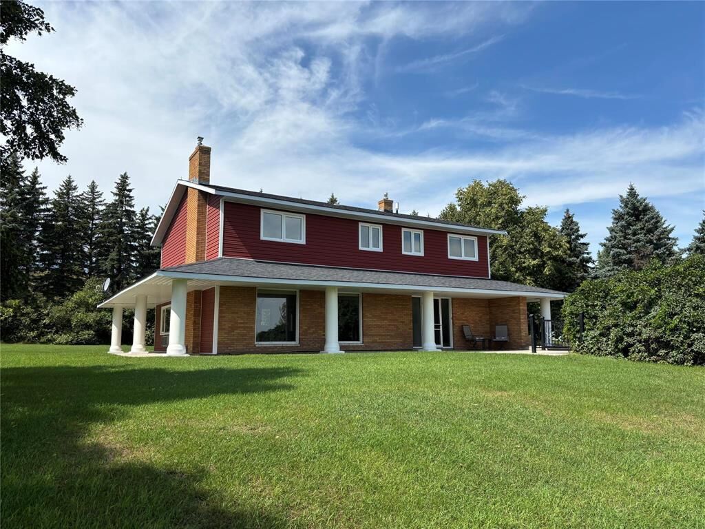 Property Photo:  15042 64 Road West  MB R0G 1P0 
