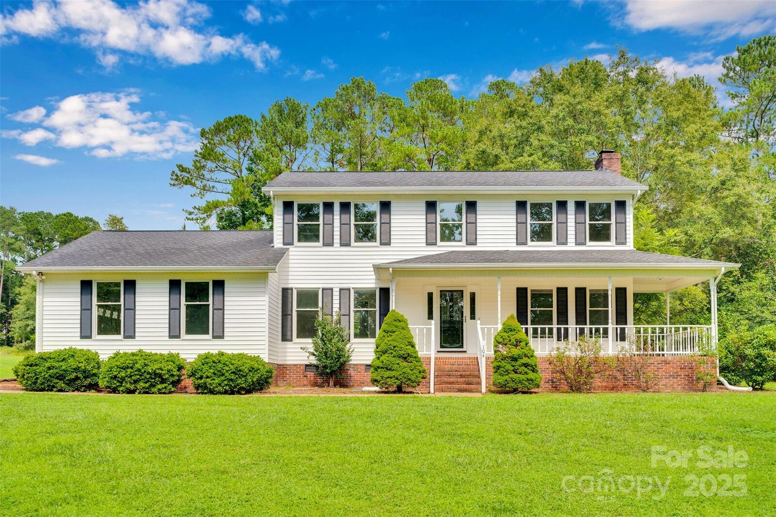 Property Photo:  104 Silverina Court  NC 28152 