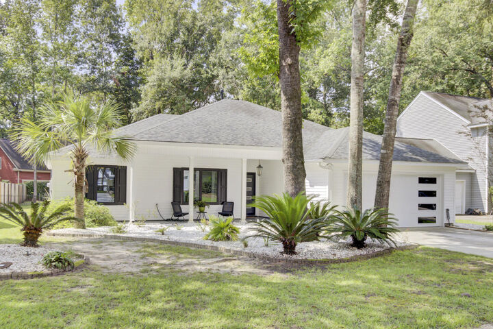 Property Photo: 8607 Kennestone Lane SC 29420