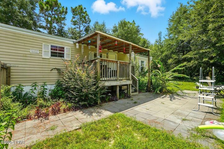 Property Photo:  136 Wren Drive  FL 32433 