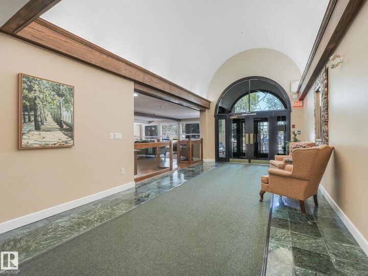 Photo de la propriété:  #114 6220 Fulton Rd NW  AB T6A 3T4 