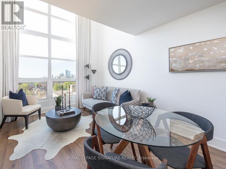 Property Photo:  111 St Clair Avenue West 925  ON M4V 1N5 