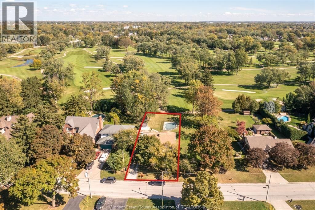 Property Photo: 4054 Roseland Drive West ON N9G 1Z8