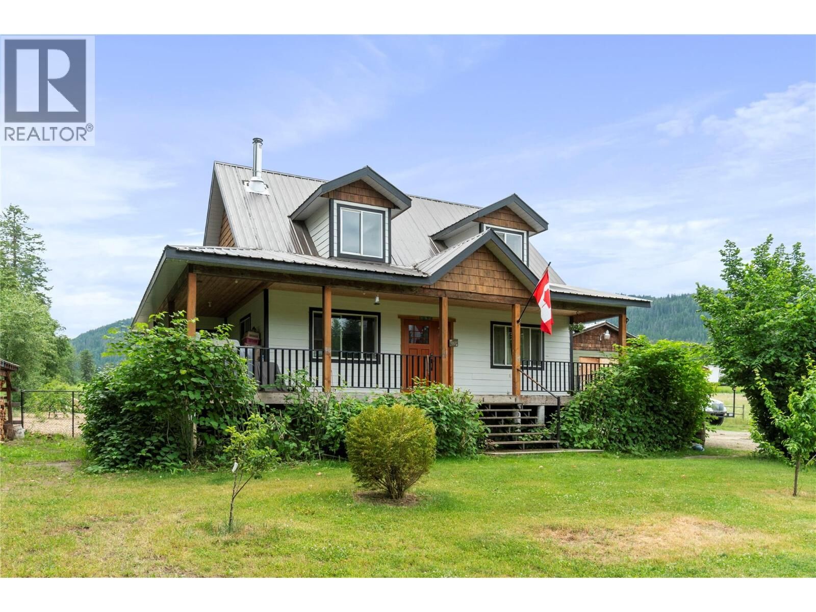 Property Photo: 4150 20 Avenue Southeast BC V1E 1X9