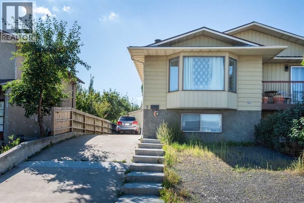 Property Photo:  5 Fonda Drive Southeast  AB T2A 6E4 