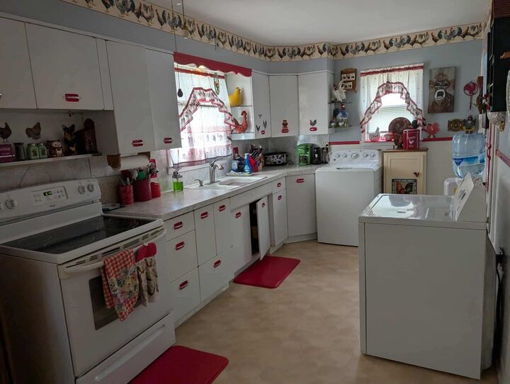 Property Photo:  217 E Maple St  KS 67834 