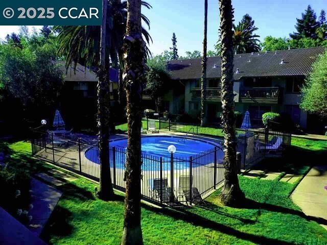 Property Photo: 2742 Oak Rd 200 CA 94597