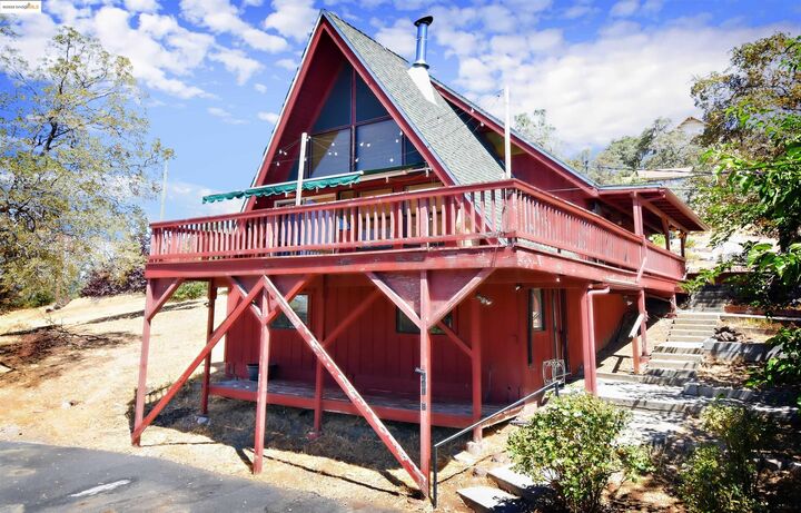 Property Photo: 17418 Carlozzi Dr CA 95372