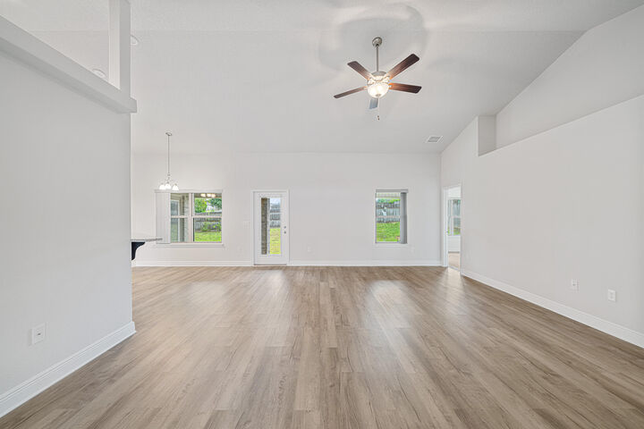 Property Photo: 2004 Broad Street FL 32536