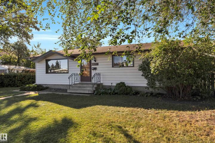 Property Photo: 6903 94B Avenue NW AB T6B 0Z8
