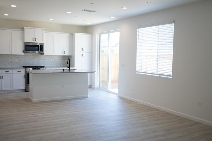 Property Photo:  696 Grace Way  CA 93636 