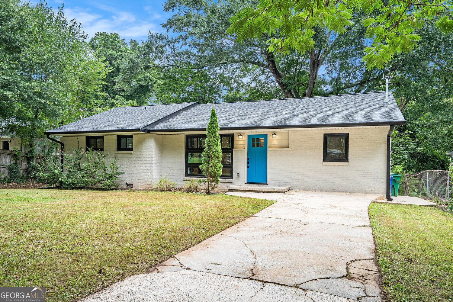 Property Photo:  2324 Ousley Court  GA 30032 