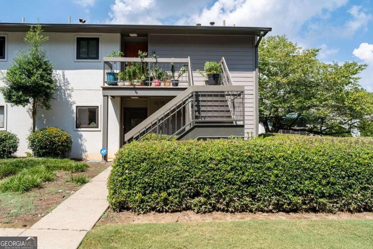 Property Photo: 11 Finch Trail NE GA 30308