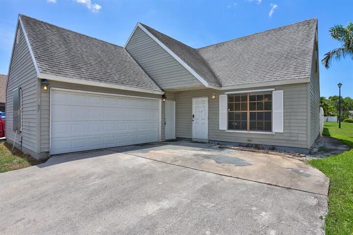 Property Photo:  6052 Lace Wood Circle  FL 33462 