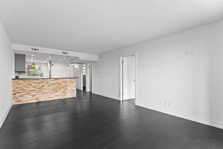 Property Photo:  9470 Poinciana Pl 407  FL 33324