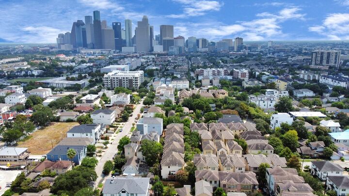 Property Photo:  584 Bomar Street  TX 77006 