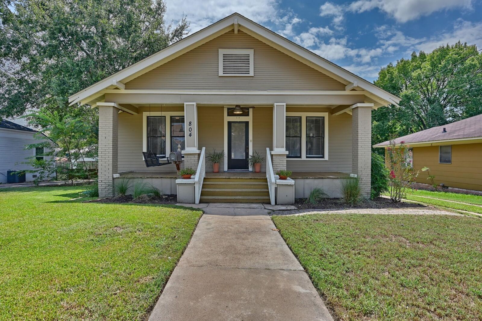 Property Photo:  804 E Academy  TX 77833 