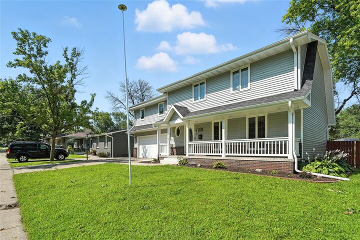 Property Photo: 302 NW Sharmin Drive IA 50023