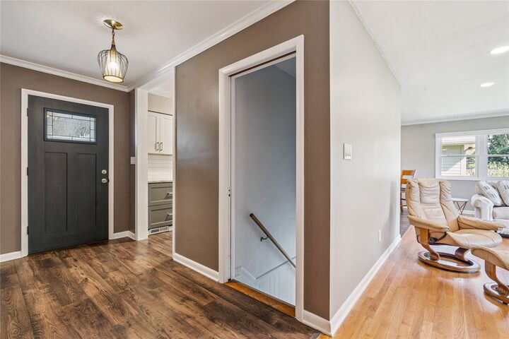 Property Photo: 2709 Beverly Drive IA 50322