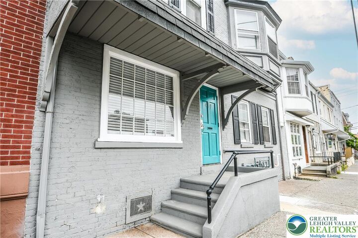 Property Photo: 459 W Linden 2-A PA 18102