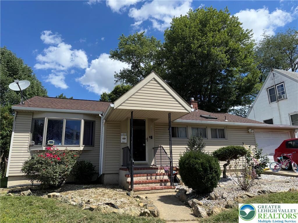 Property Photo:  1243 W Tioga Street  PA 18103