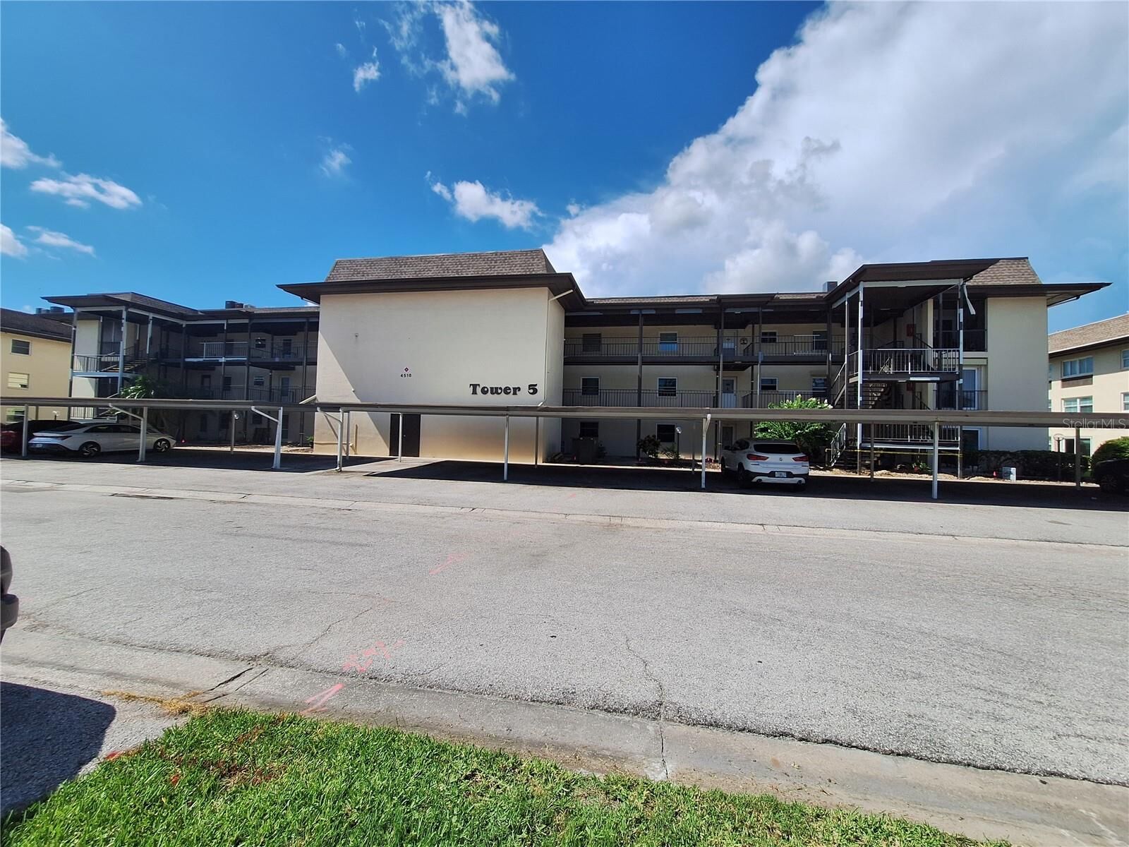 Property Photo: 4518 Garnet Drive 202 FL 34652