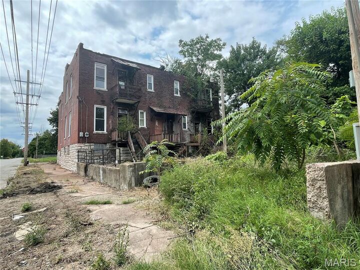 Property Photo: 2901 Greer Avenue MO 63107