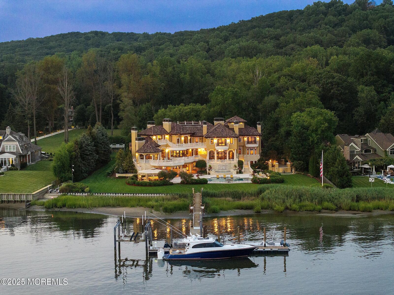 Property Photo:  18 Clay Court  NJ 07760 