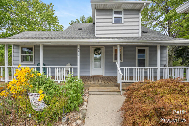 Property Photo: 3610 Michigan Street NE MI 49525