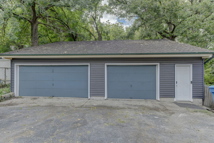 Property Photo:  1322 Benton Street  IL 60417 