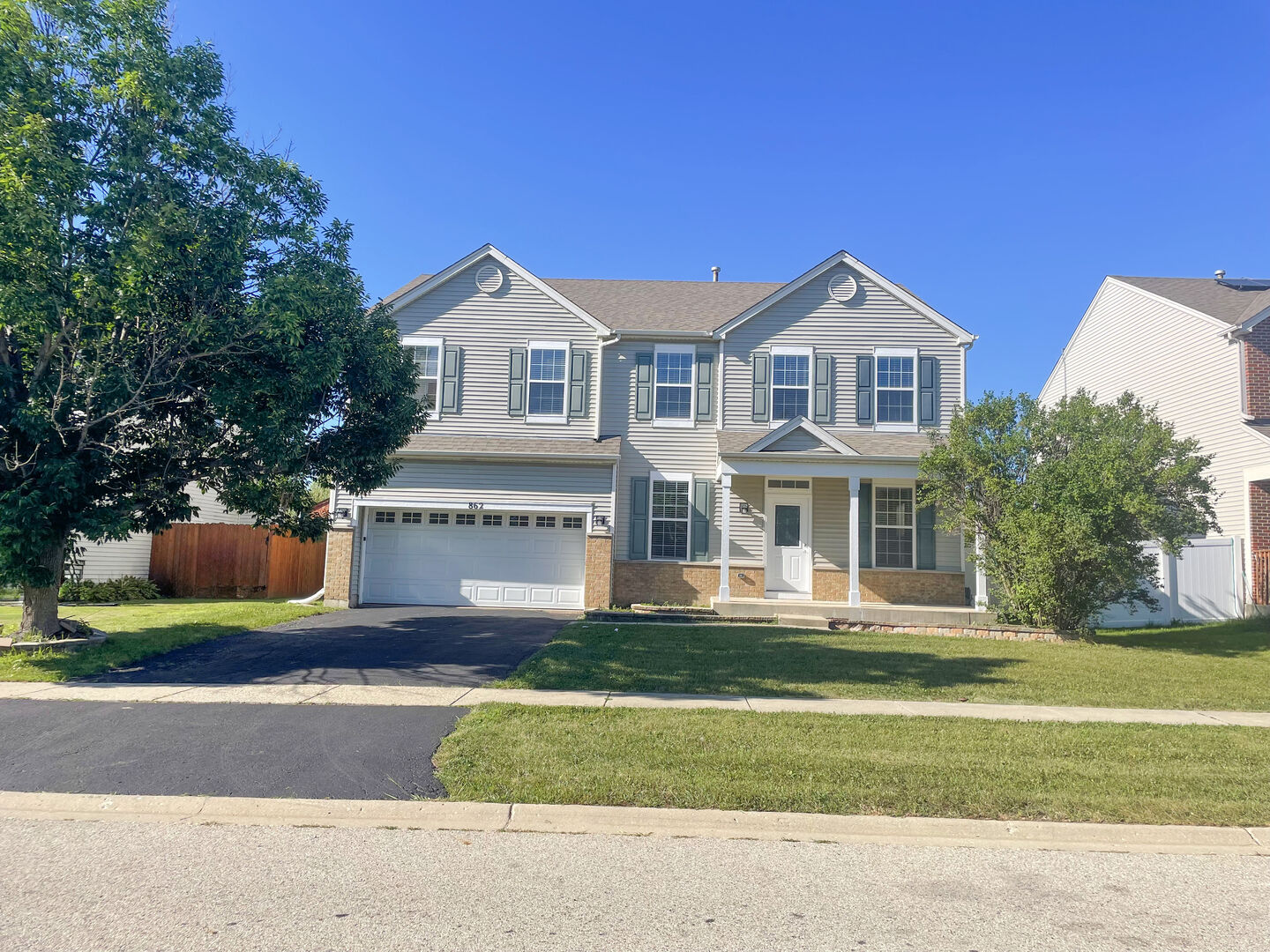 Property Photo: 862 Chesapeake Trail IL 60073