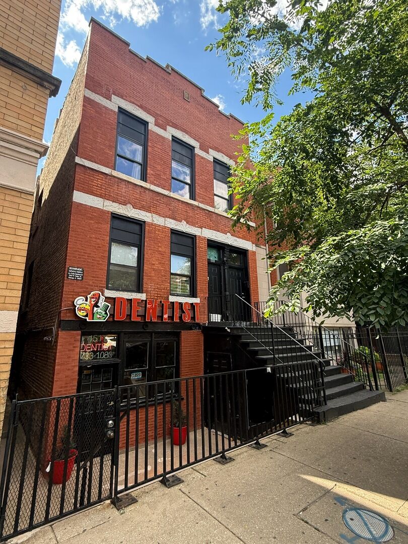 Property Photo:  1511 W Taylor Street  IL 60607 