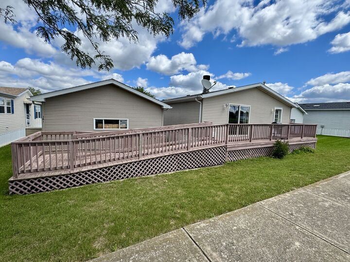 Property Photo: 381 Marigold Circle IL 60443