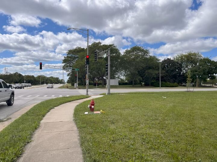 Property Photo:  617 N Wilke Road  IL 60005 