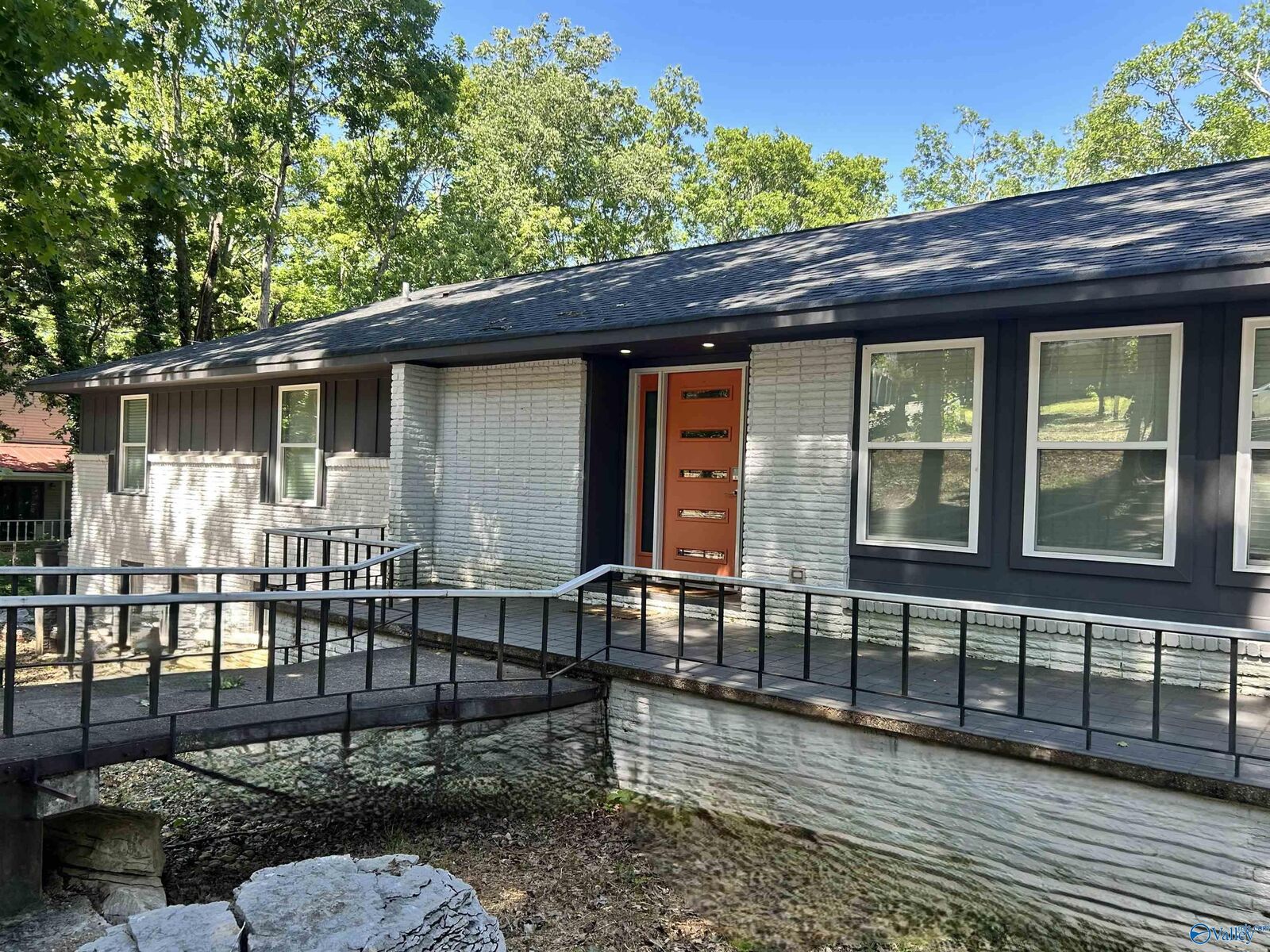 Property Photo:  2106 Apache Road  AL 35810 
