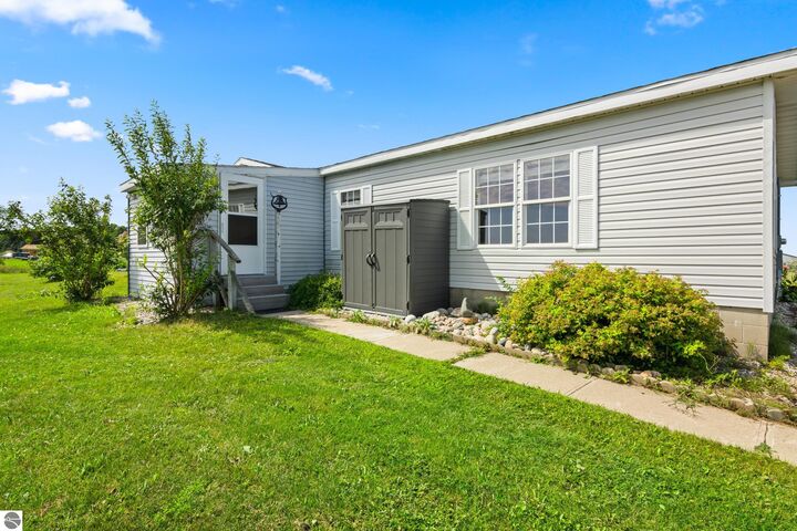 Property Photo: 4433 Hamlin Road MI 49637