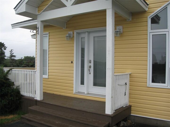 Property Photo: 15 Maple Ridge Place NE A1W 0E1