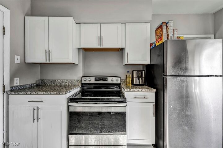 Property Photo: 18715 Mohawk Avenue OH 44119