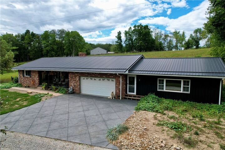 8004 Reef Road NE  Mechanicstown OH 44651 photo