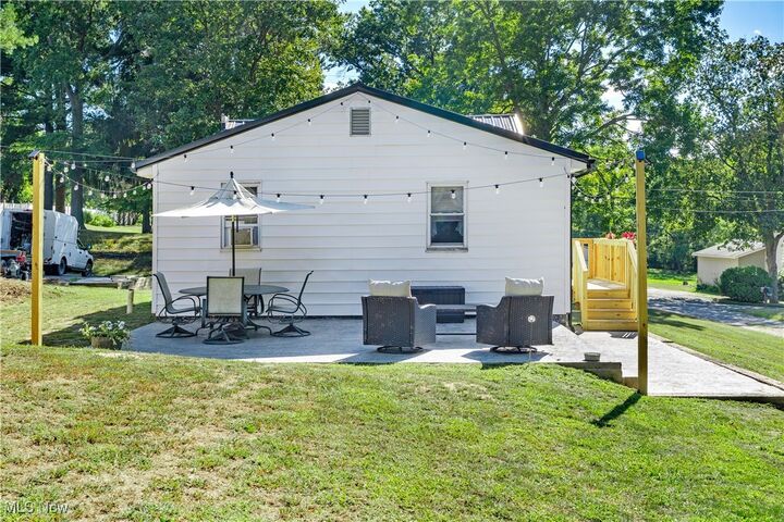 Property Photo: 315 Walnut Street OH 44490
