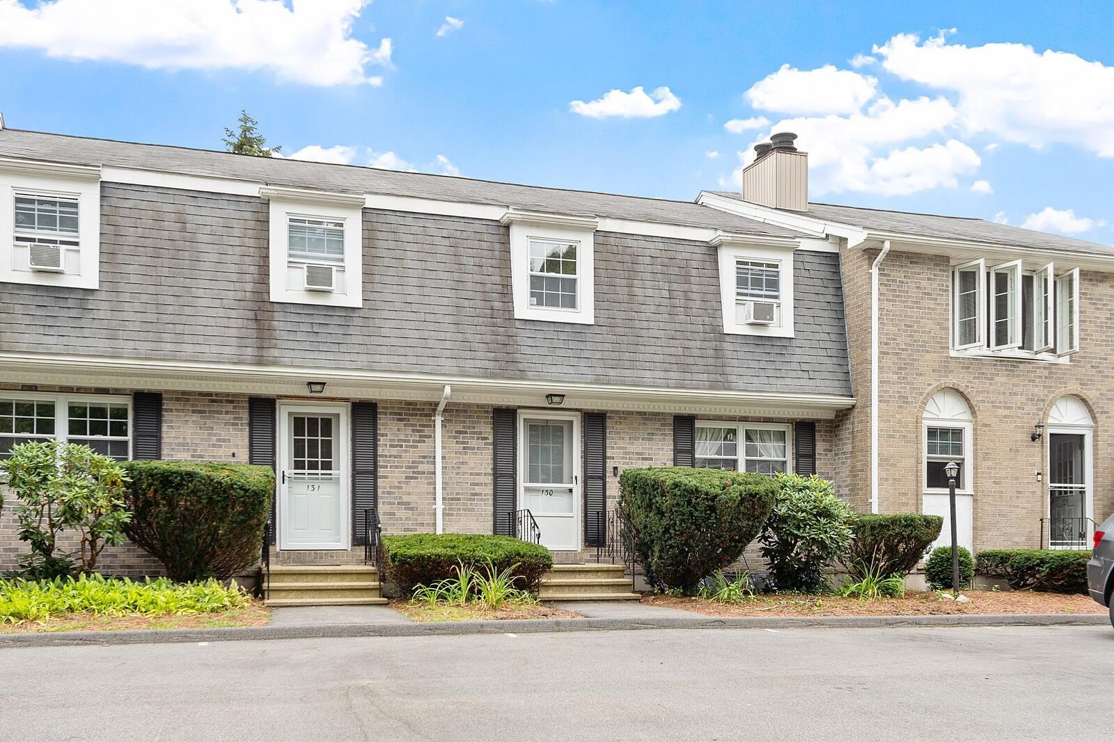 Property Photo: 130 Fieldstone Drive NH 03053