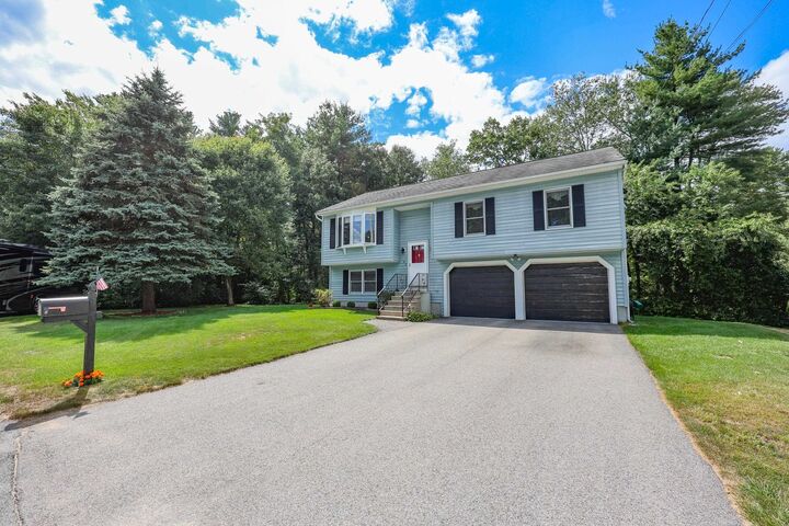 Property Photo: 8 Beckmann Lane NH 03062