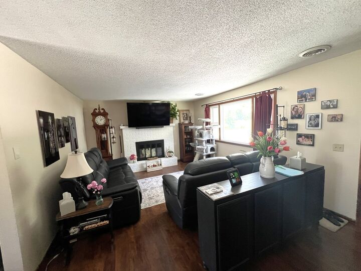 Property Photo: 1721 Deringer MO 64601