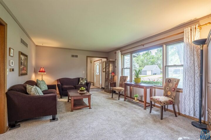 Property Photo: 1225 3rd Ave SW IA 51031