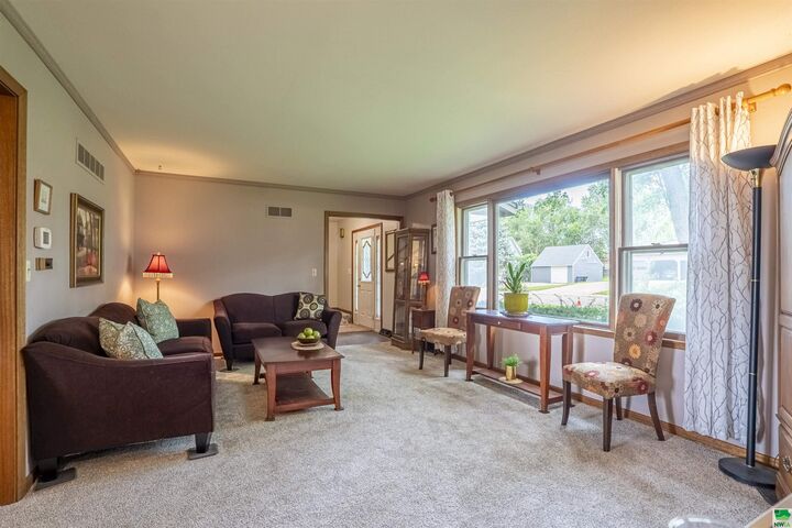 Property Photo: 1225 3rd Ave SW IA 51031