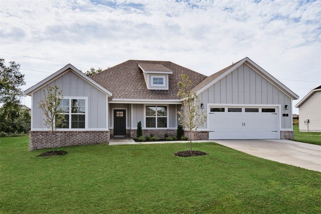 Property Photo:  12 Briscoe Lane  AR 72715 