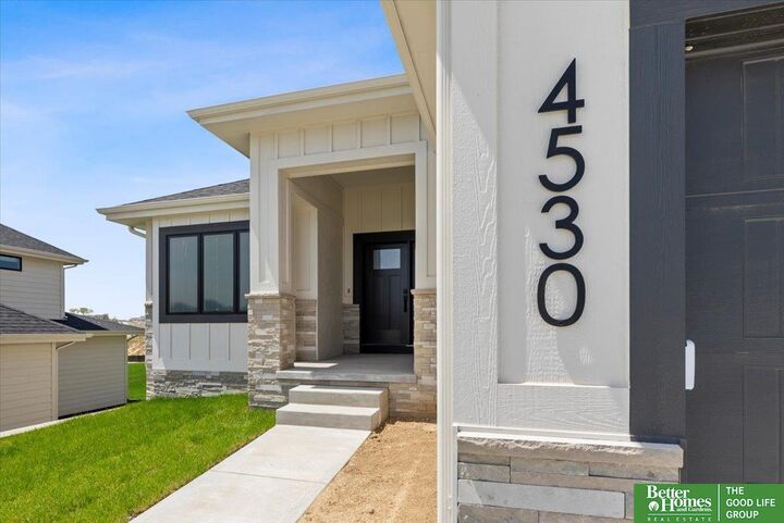 Property Photo: 5410 S 200th Avenue NE 68135
